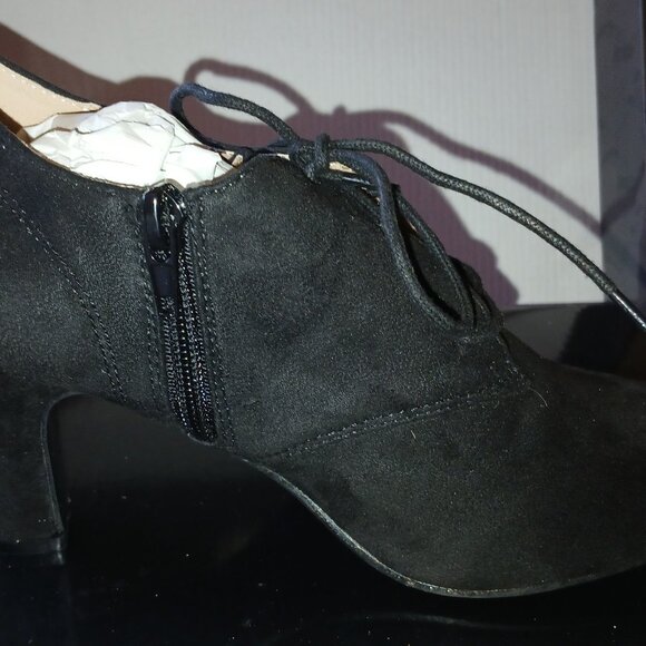 New in the box, Black Suede Journee Collection Leona Ankle Bootie - Picture 6 of 12